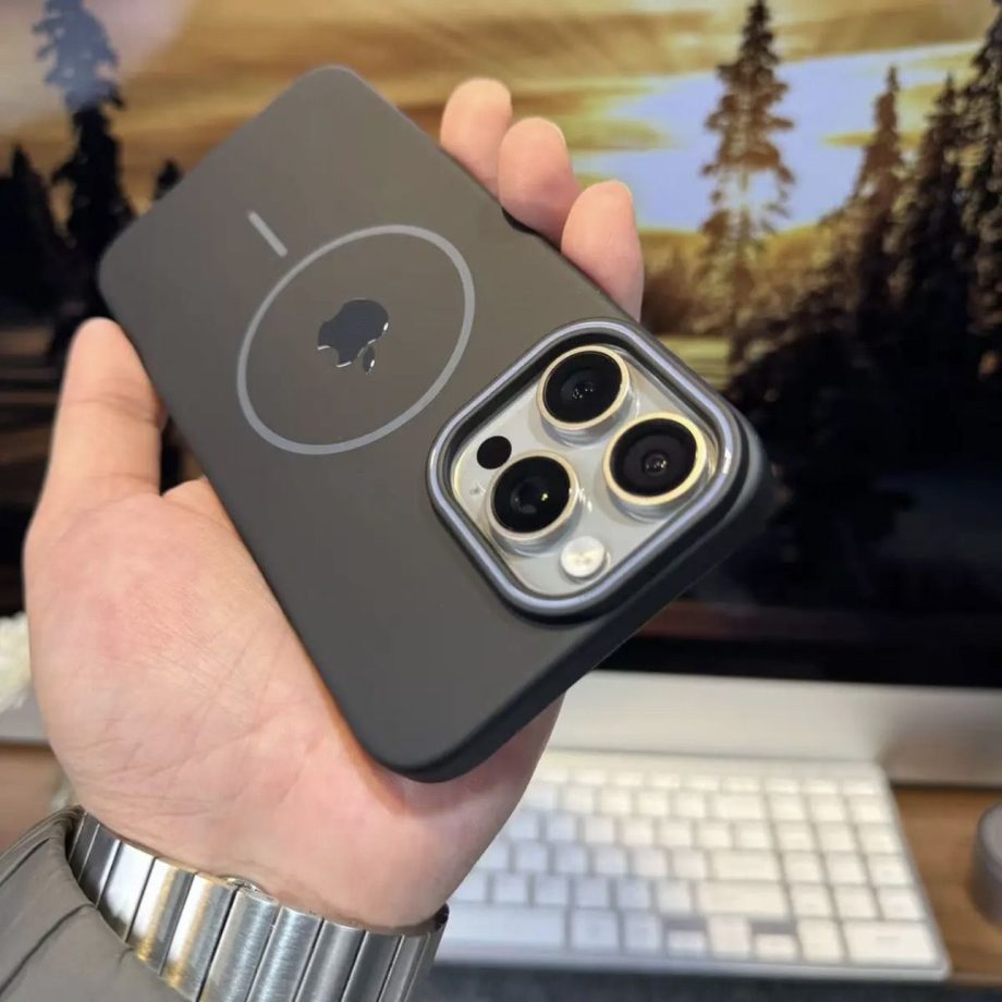 Soft Touch, Ultra-Thin PC Matte Magnetic Case for iPhone