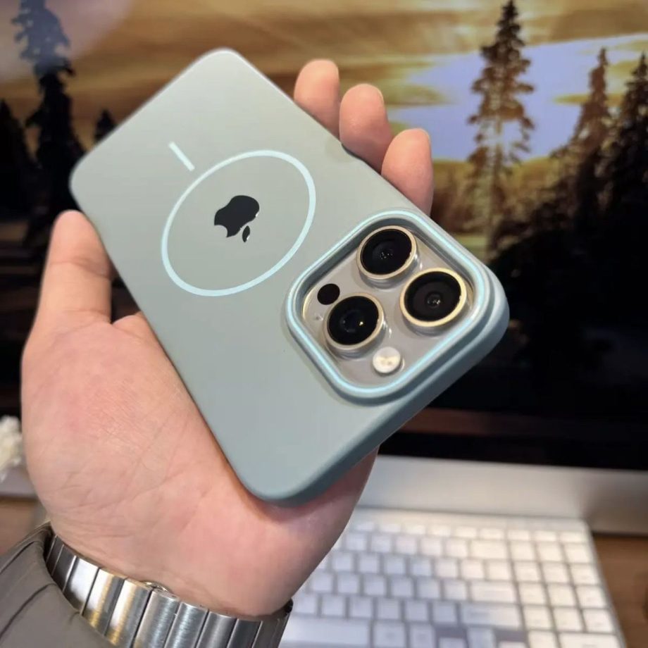 Soft Touch, Ultra-Thin PC Matte Magnetic Case for iPhone