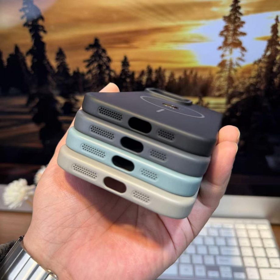 Soft Touch, Ultra-Thin PC Matte Magnetic Case for iPhone
