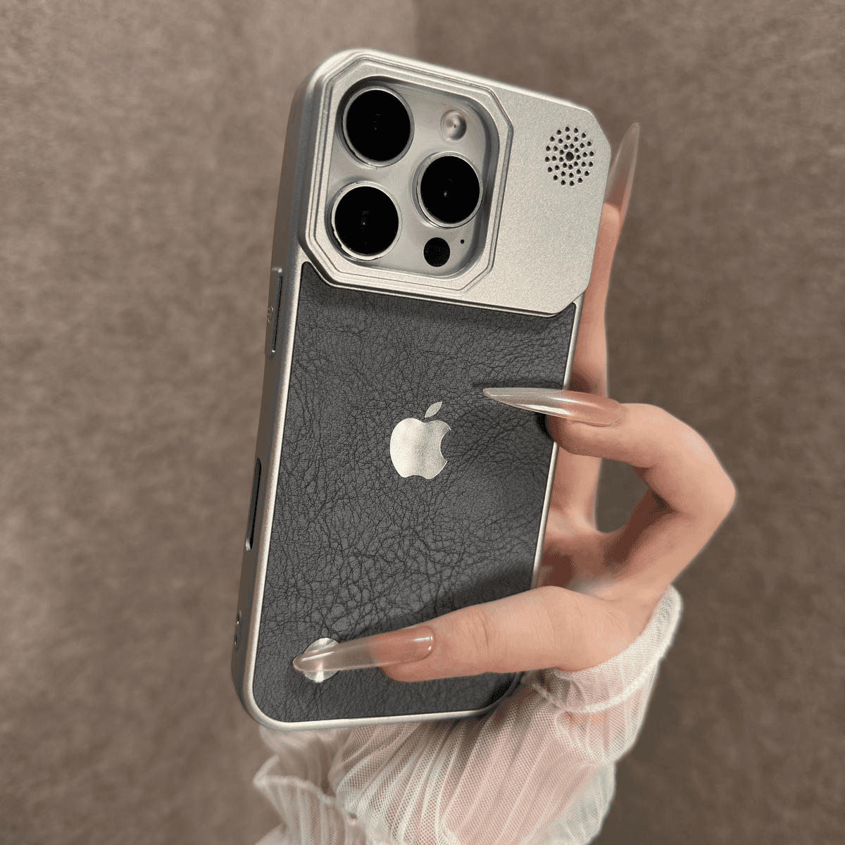 Large-window textured leather case for iPhone - Image 5