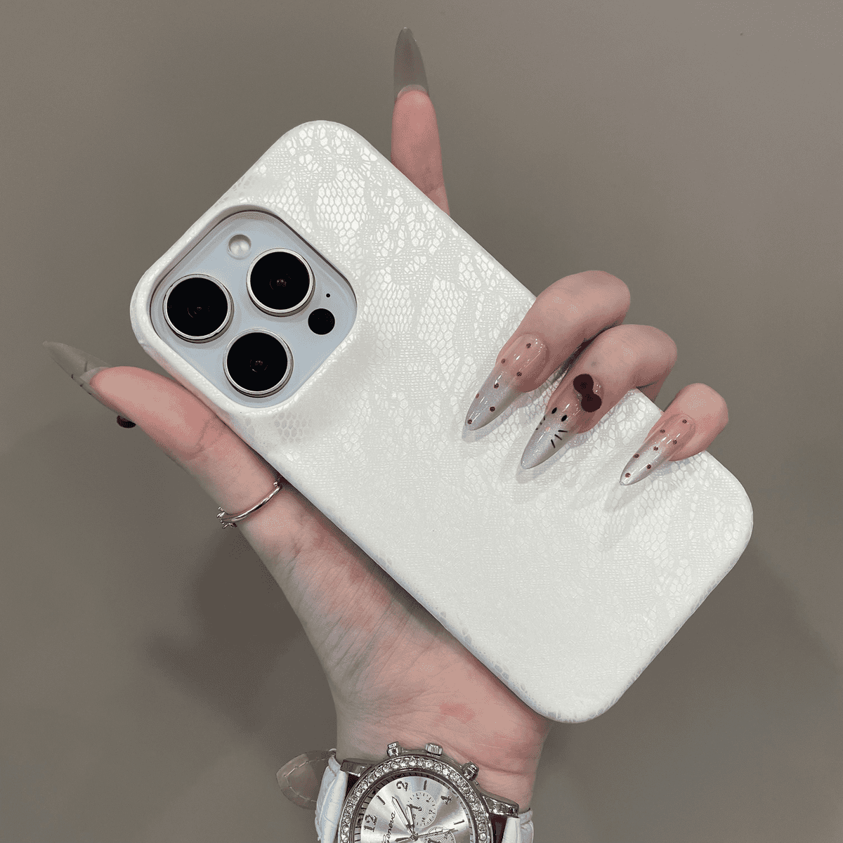 Premium Lace-patterned Half-cover Case for iPhone - Image 5