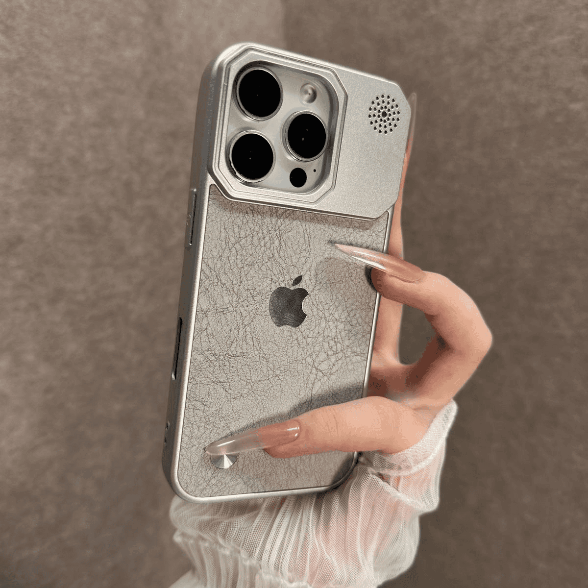 Large-window textured leather case for iPhone - Image 7