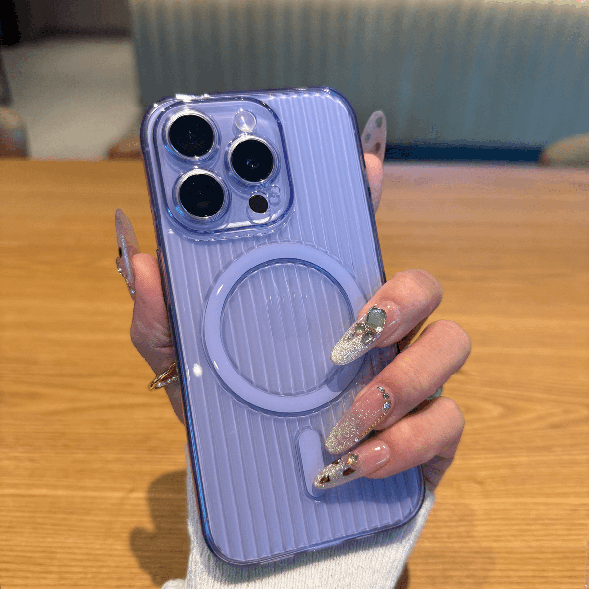 Stereoscopic creative anti-fall magnetic phone case