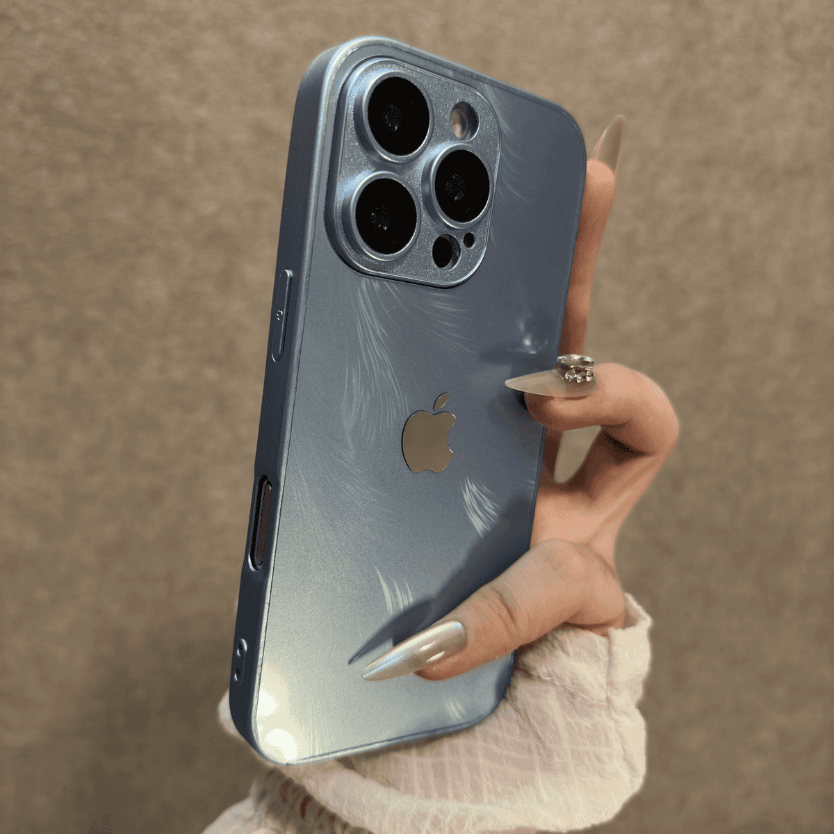 Fox tail lens film case for iPhone - Image 4