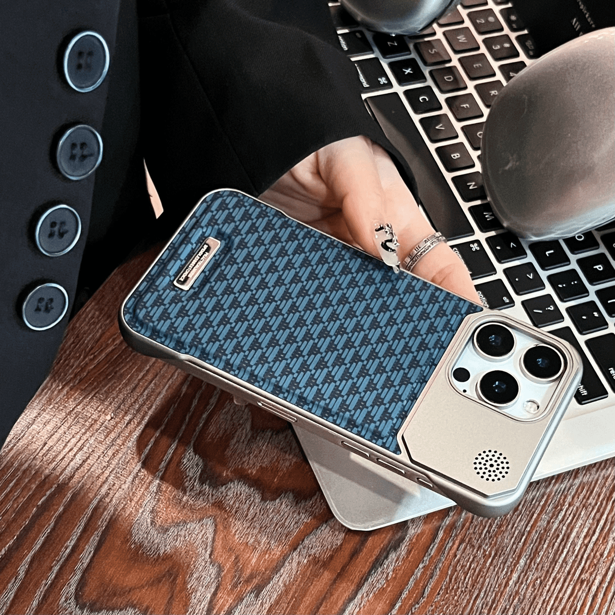 Borderless aroma magnetic case for iPhone - Image 4