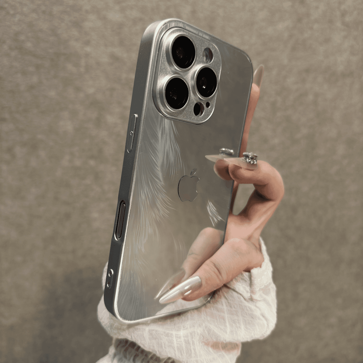 Fox tail lens film case for iPhone - Image 6