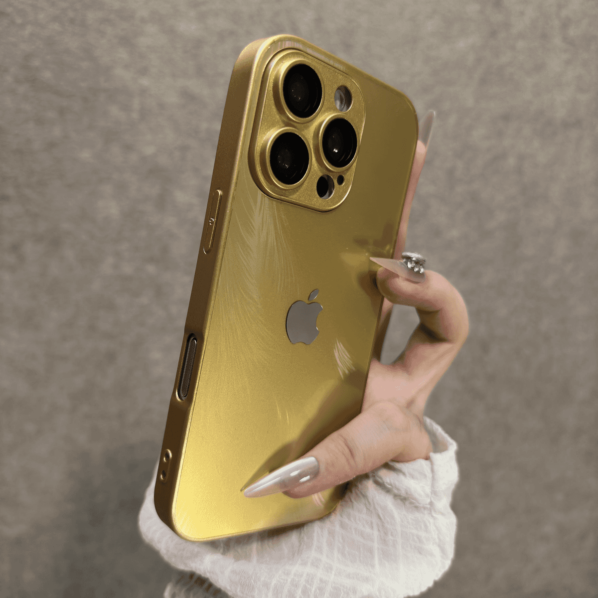 Fox tail lens film case for iPhone - Image 5