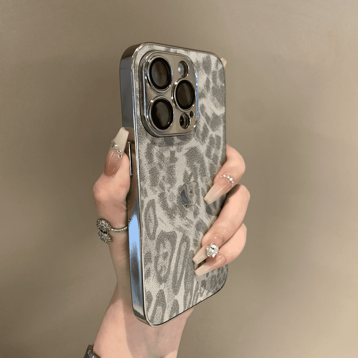 Electroplated leopard print full-coverage lens film phone case - Image 4
