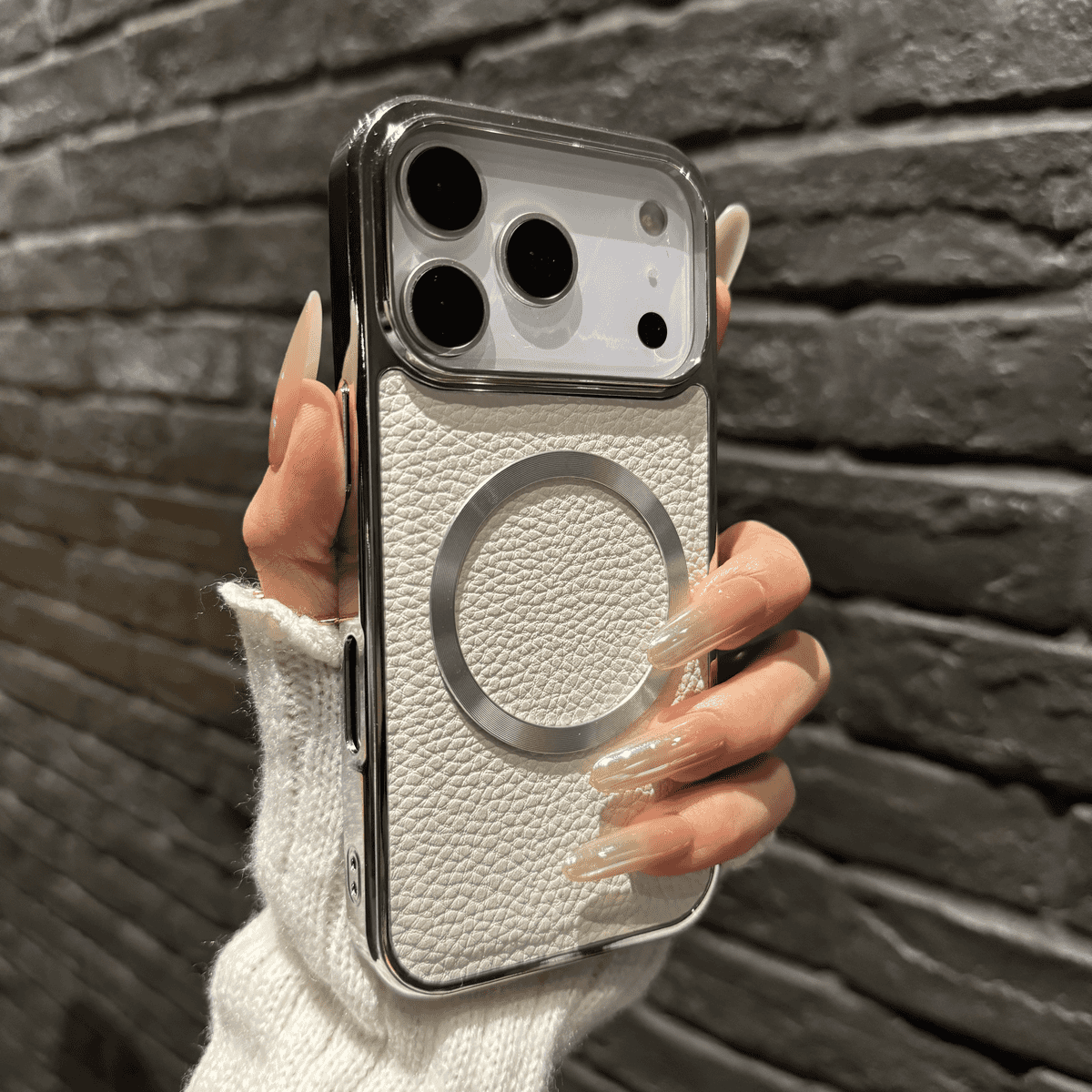 Electroplated lychee patterned magnetic case for iPhone