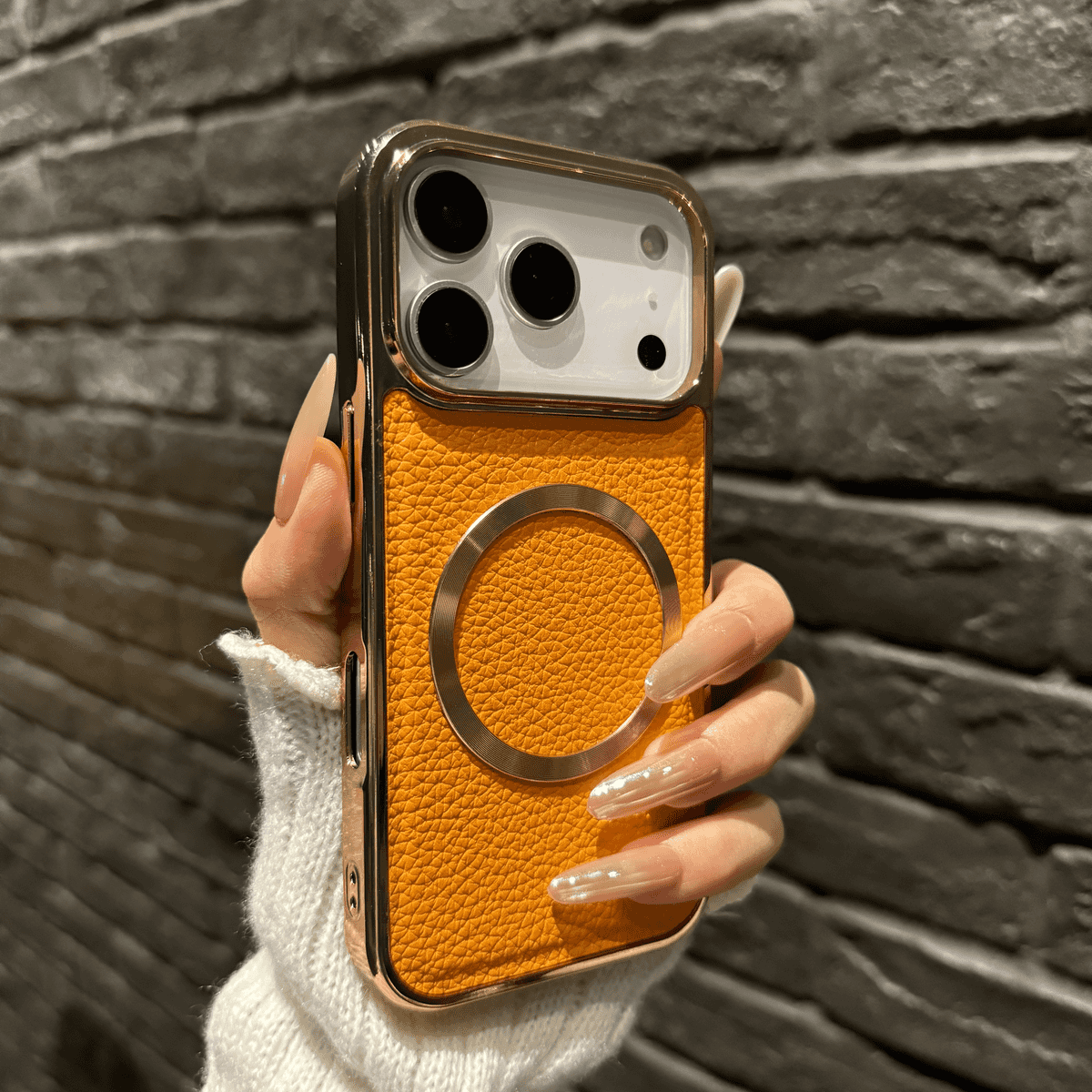 Electroplated lychee patterned magnetic case for iPhone