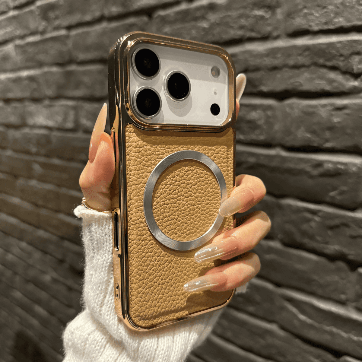 Electroplated lychee patterned magnetic case for iPhone