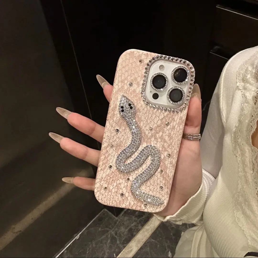Luxury sparkling diamond lychee patterned snake diamond phone case