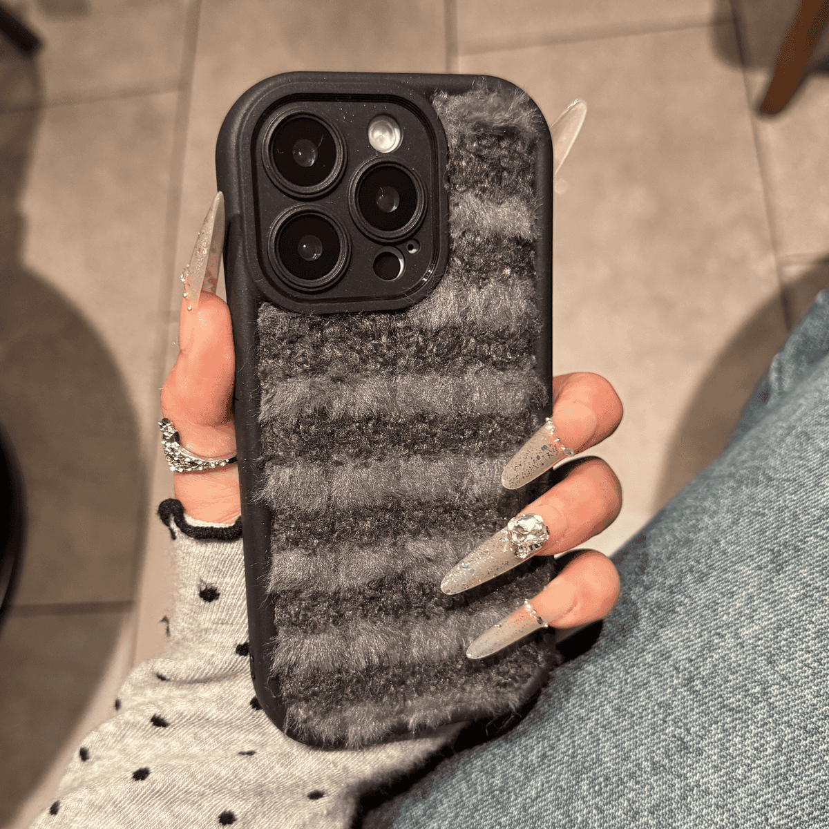 Plush striped checkered case for iPhone - Image 6
