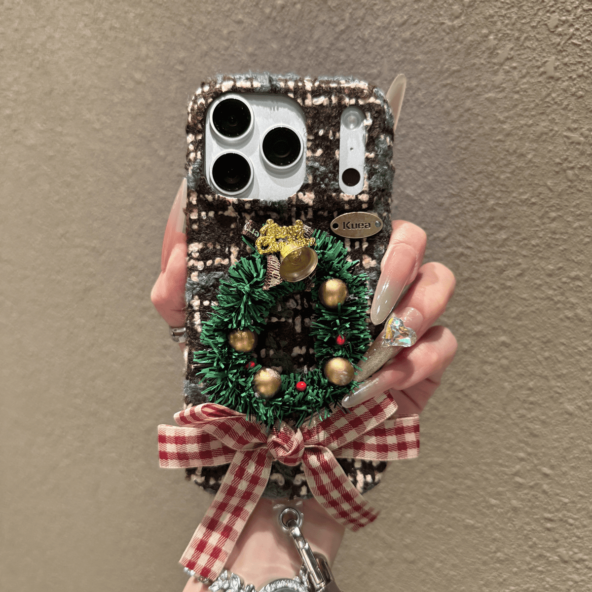 Christmas three-dimensional flower wreath case for iPhone - Image 5