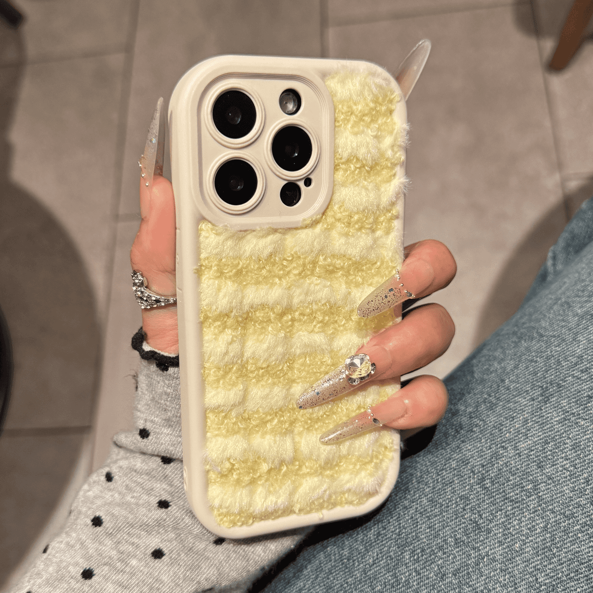 Plush striped checkered case for iPhone - Image 3