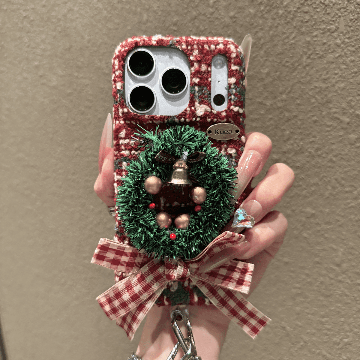 Christmas three-dimensional flower wreath case for iPhone - Image 3