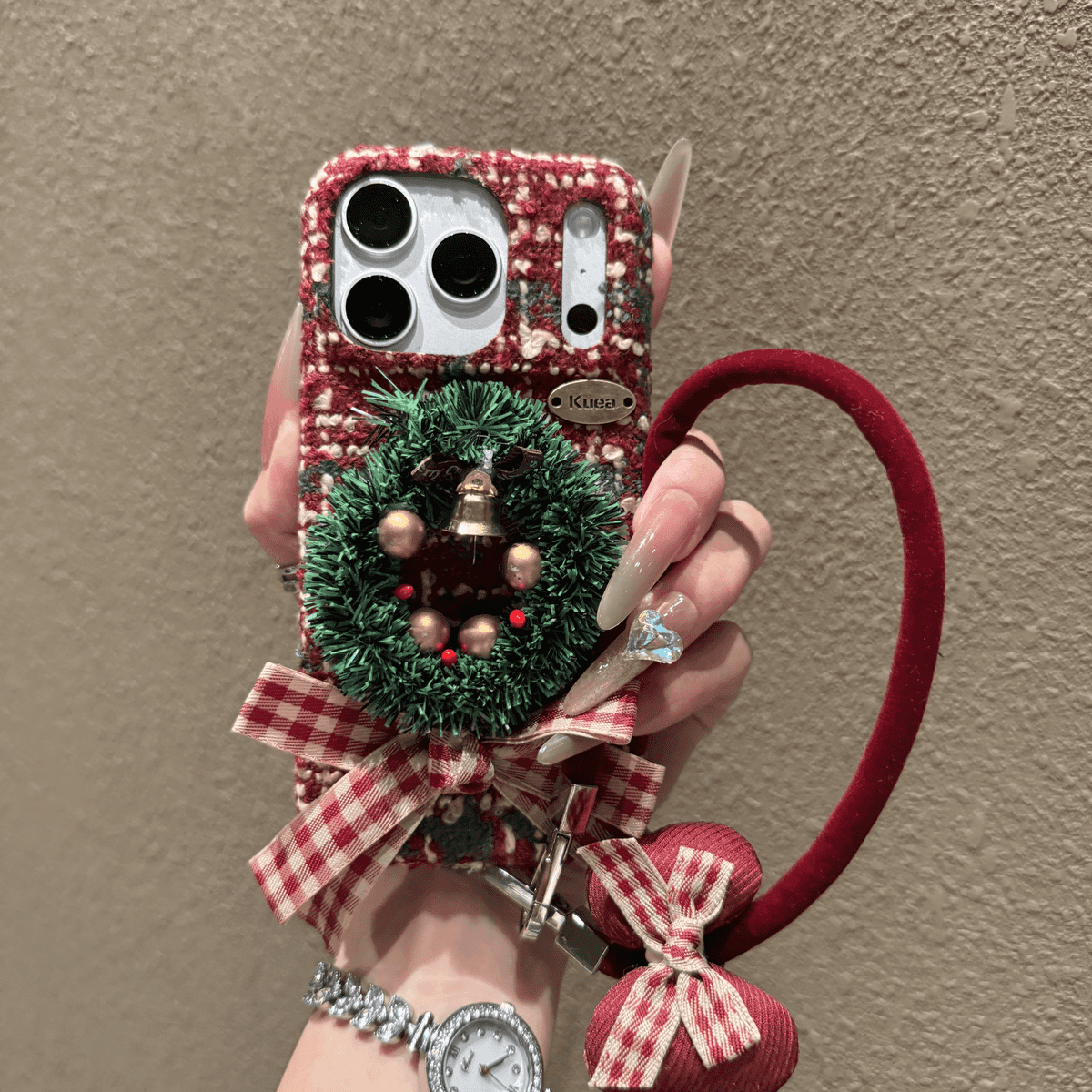 Christmas three-dimensional flower wreath case for iPhone