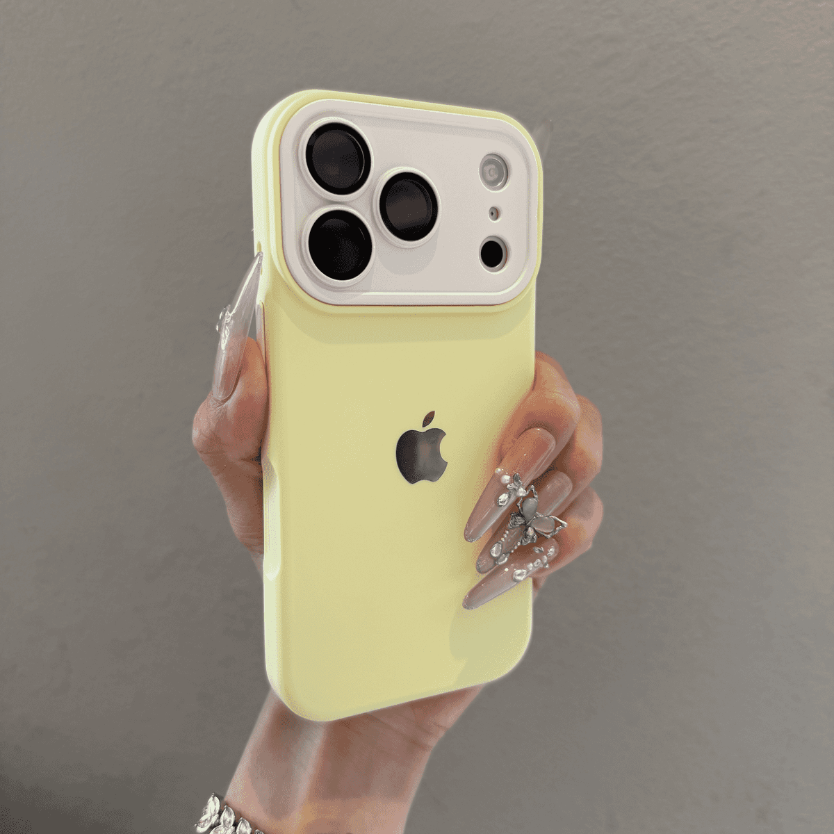 Color blocking large window silicone case for iPhone - Image 4