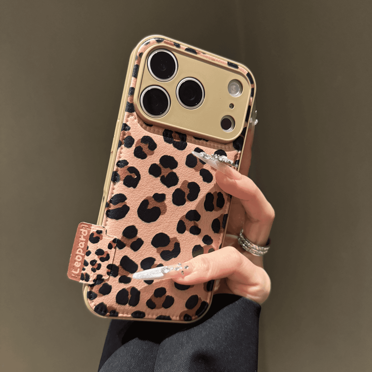 Retro leather leopard print case for iPhone - Image 2