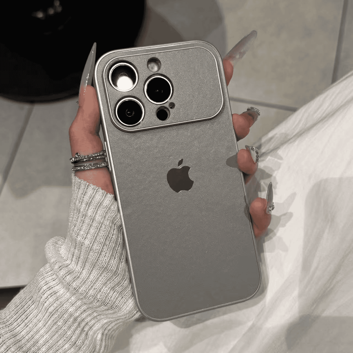 Large window plain leather case for iPhone - Image 7