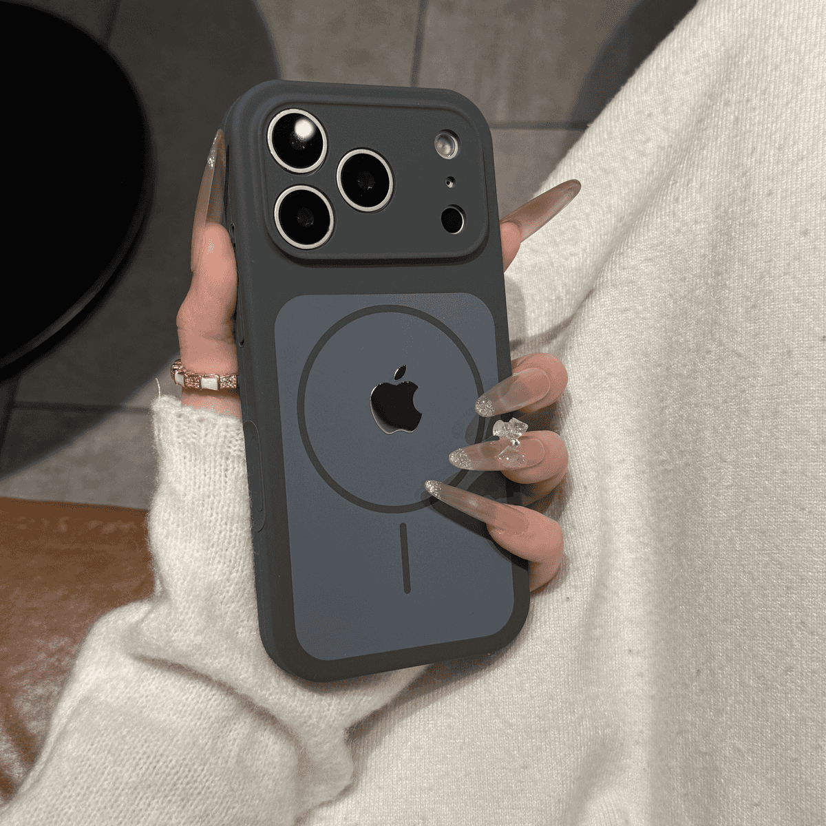 Skin feel liquid silicone magnetic case for iPhone - Image 4