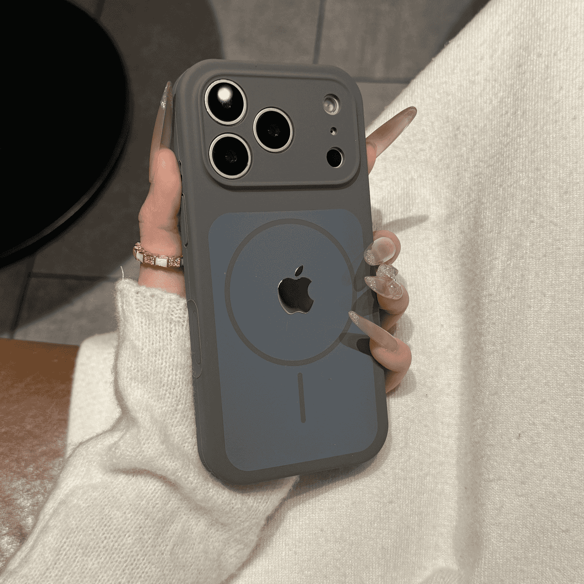 Skin feel liquid silicone magnetic case for iPhone - Image 2